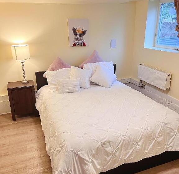 غرفة ديلوكس, Two Bedrooms Private Sweet Kirkland House