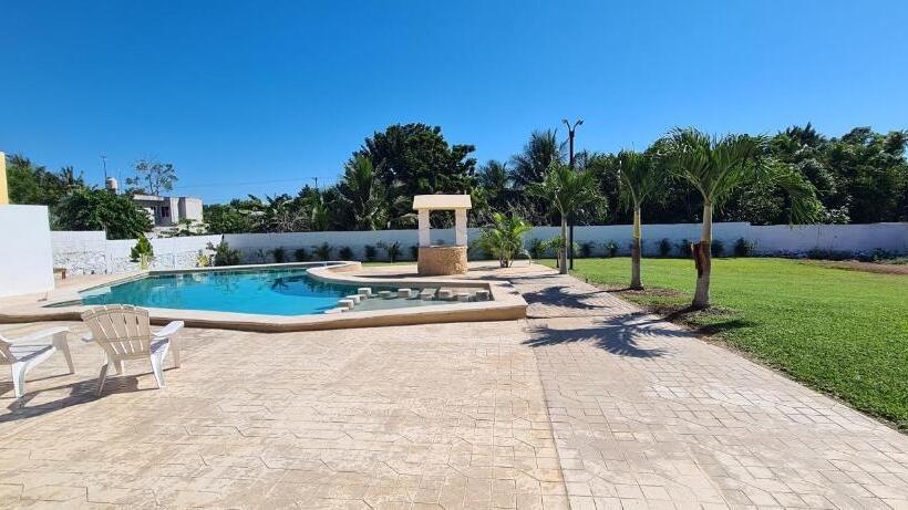 غرفة قياسية, Quinta Izamal