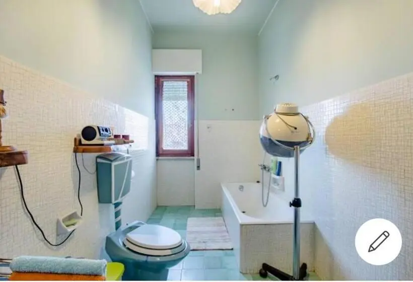 スタンダードルーム, Il Semaforo Una O Due Camere Matrimoniali Con Bagno A Pochi Passi Dal Centro Pietrasanta, Con Wi Fi