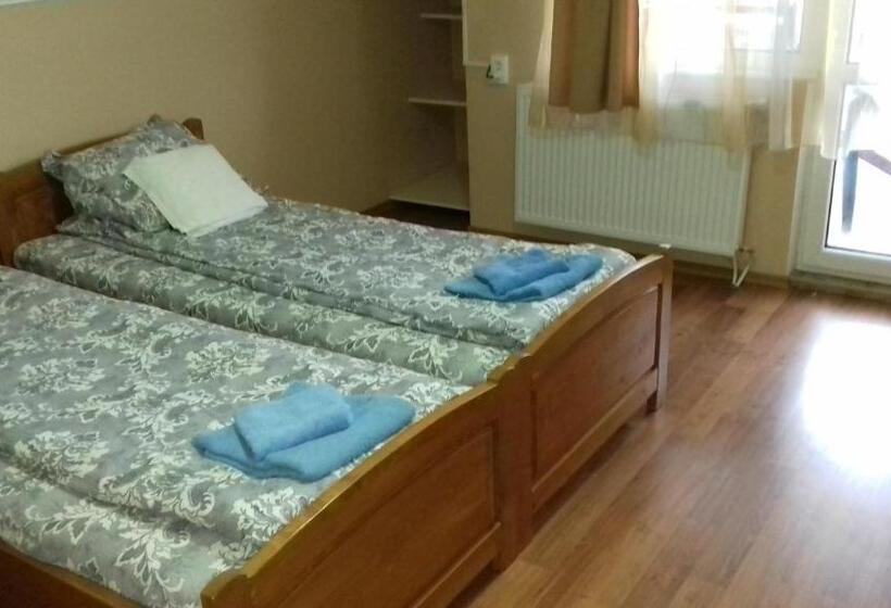 اتاق استاندارد با بالکن, Pensiunea Fábián Vendégház