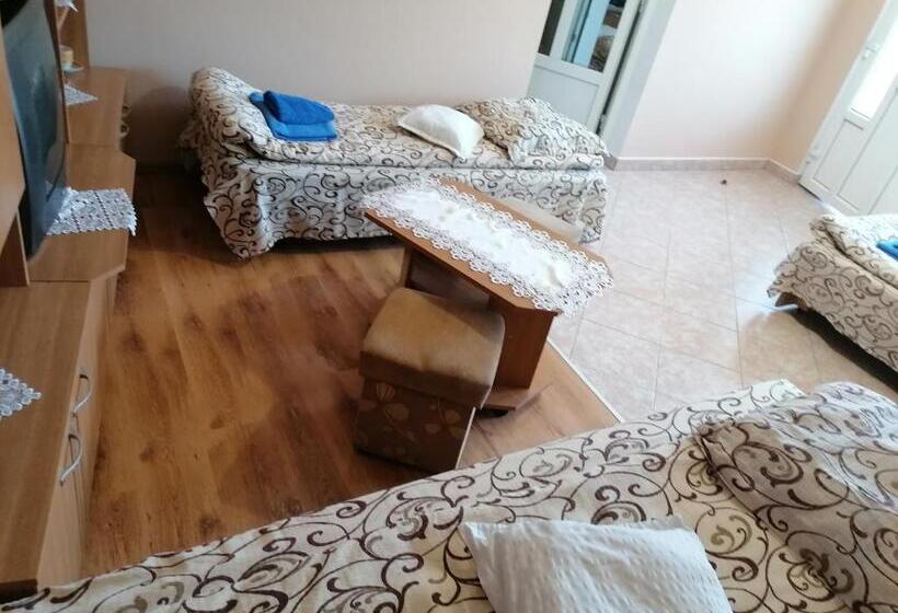 اتاق استاندارد چهار تخته, Pensiunea Fábián Vendégház