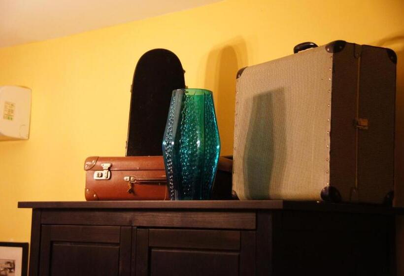 اتاق استاندارد یک نفره, Luciano Valletta Boutique