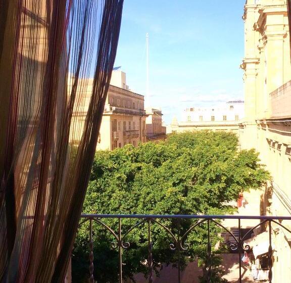 اتاق استاندارد چهار تخته, Luciano Valletta Boutique