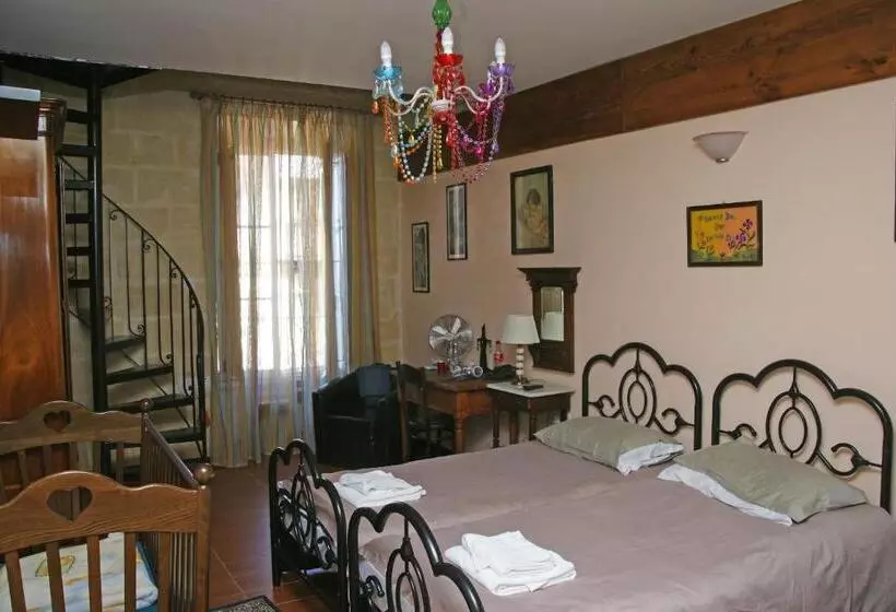 اتاق استاندارد چهار تخته, Luciano Valletta Boutique