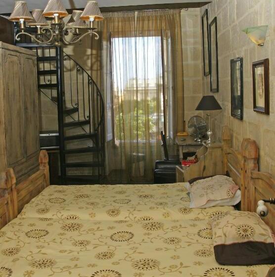 اتاق استاندارد چهار تخته, Luciano Valletta Boutique
