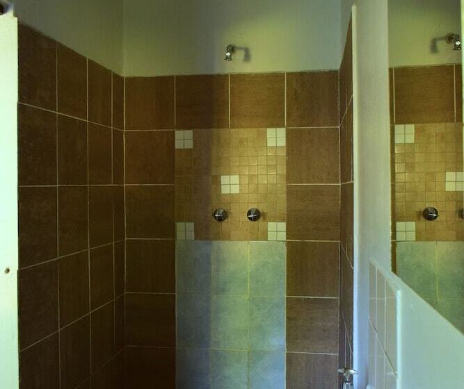 اتاق استاندارد, Shoestrings Backpackers Lodge Vic Falls