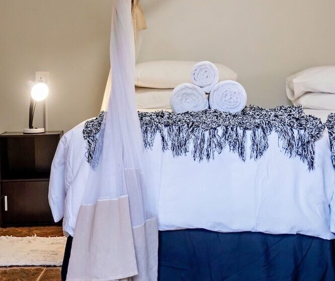 اتاق استاندارد, Shoestrings Backpackers Lodge Vic Falls