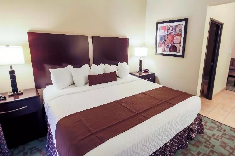 キングサイズベッドのスイートルーム, Best Western Plus Eastgate Inn & Suites