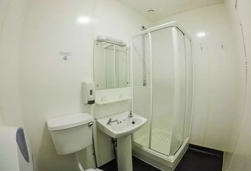 تختخواب در اتاق مشترک, Four Courts Hostel