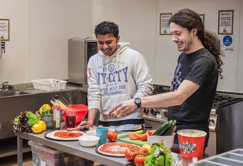חדר סטנדרט חדר אמבטיה משותף, Four Courts Hostel