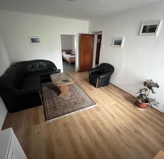 سوئیت 2 خوابه, Pension Ttt