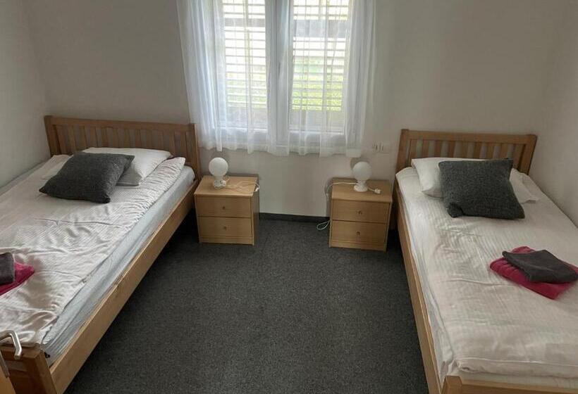 سوئیت 2 خوابه, Pension Ttt