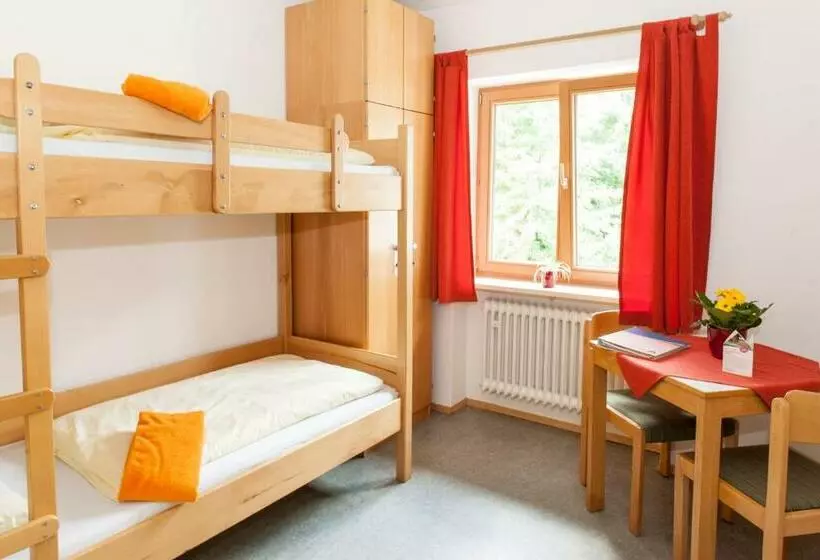Standard Neljän Hengen Huone, Jugendherberge Füssen