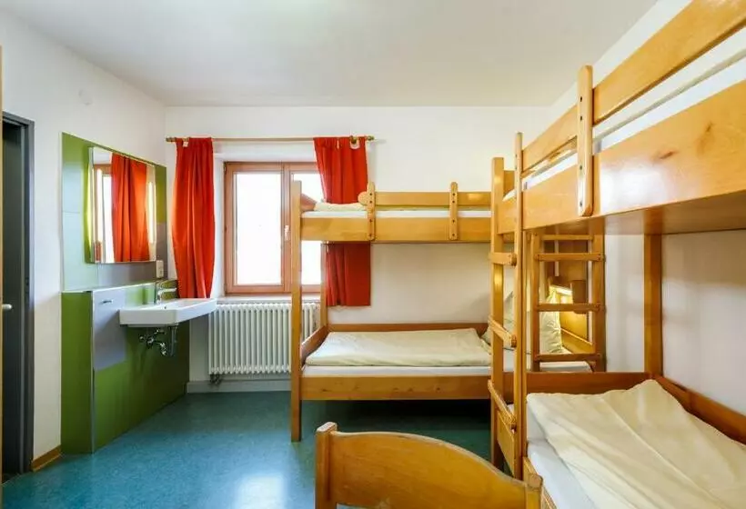 Standard Neljän Hengen Huone, Jugendherberge Füssen