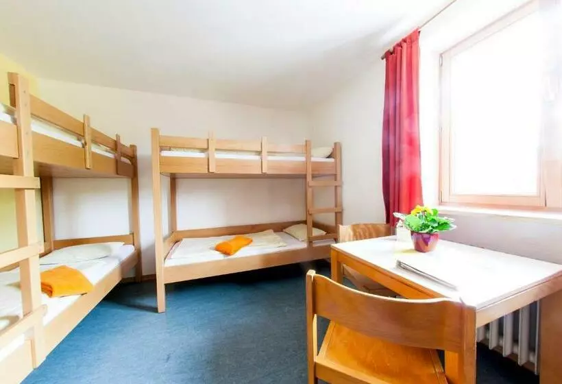 Standard Neljän Hengen Huone, Jugendherberge Füssen