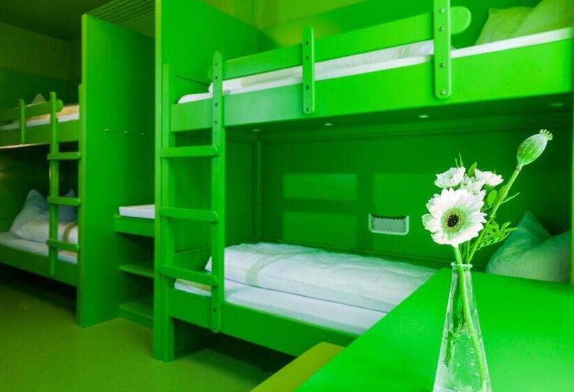 Семейный Номер, Jugendherberge Oberammergau