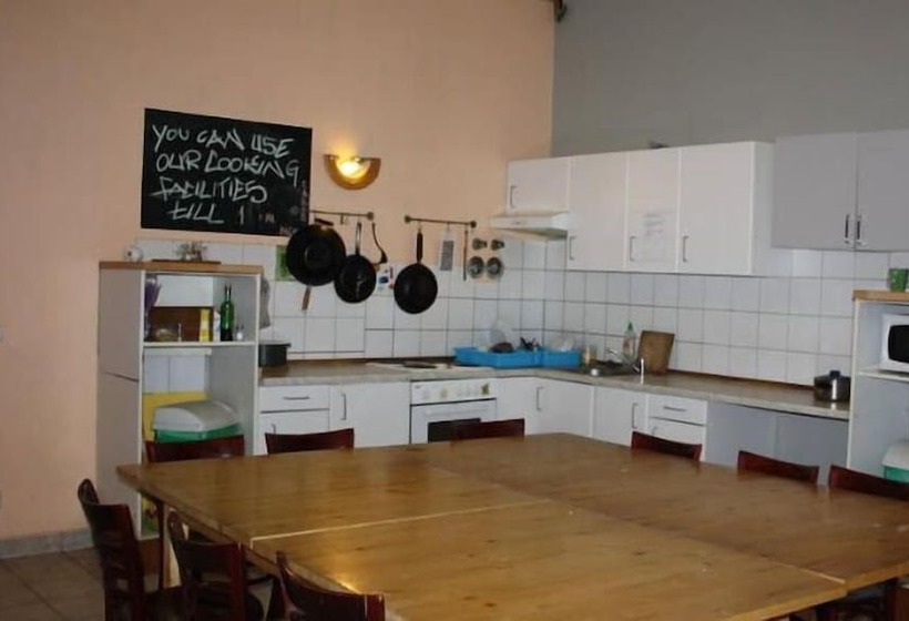 تختخواب در اتاق مشترک, Lindsays Schlafmeile   Hostel