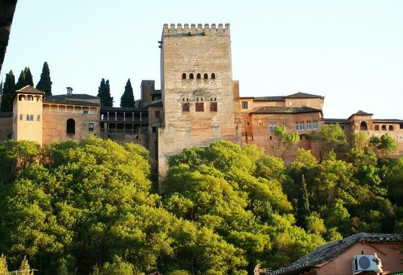 آپارتمان 2 خوابه با تراس, Oasis Backpackers Hostel Granada