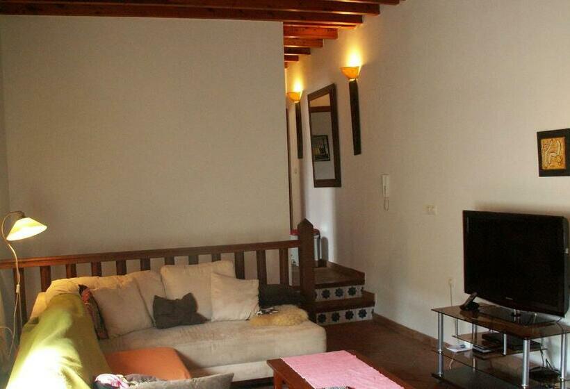 آپارتمان 2 خوابه با تراس, Oasis Backpackers  Hostel Granada