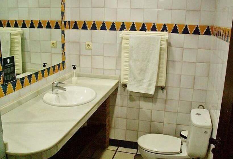 تختخواب در اتاق مشترک, Oasis Backpackers Hostel Granada