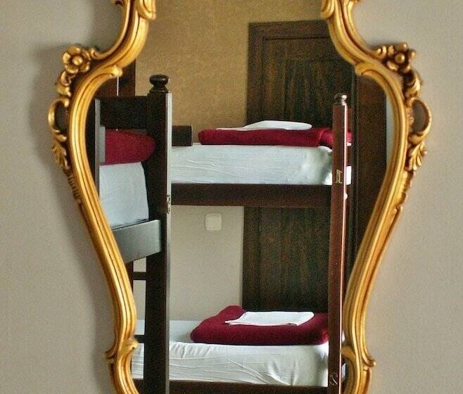 تختخواب در اتاق مشترک, Oasis Backpackers Hostel Granada