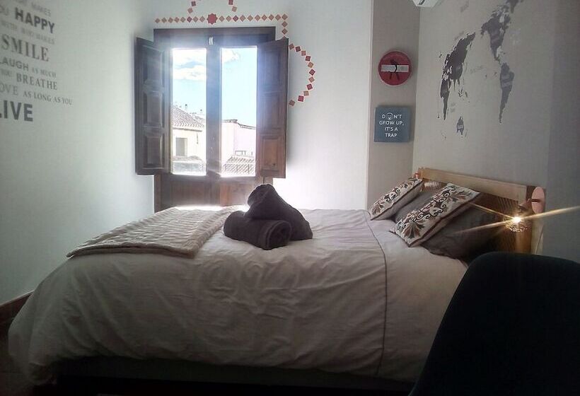 Standard Room Double Bed City View, Oasis Backpackers Hostel Granada