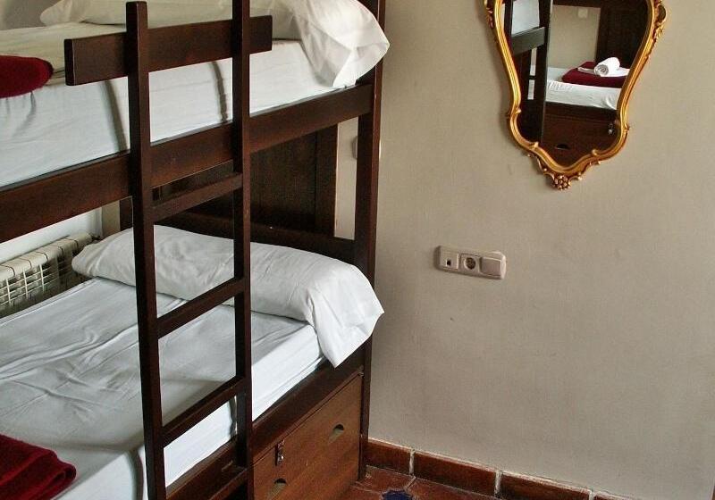 تختخواب در اتاق مشترک, Oasis Backpackers  Hostel Granada