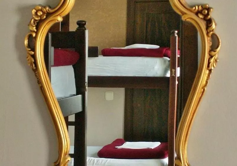 تختخواب در اتاق مشترک, Oasis Backpackers  Hostel Granada