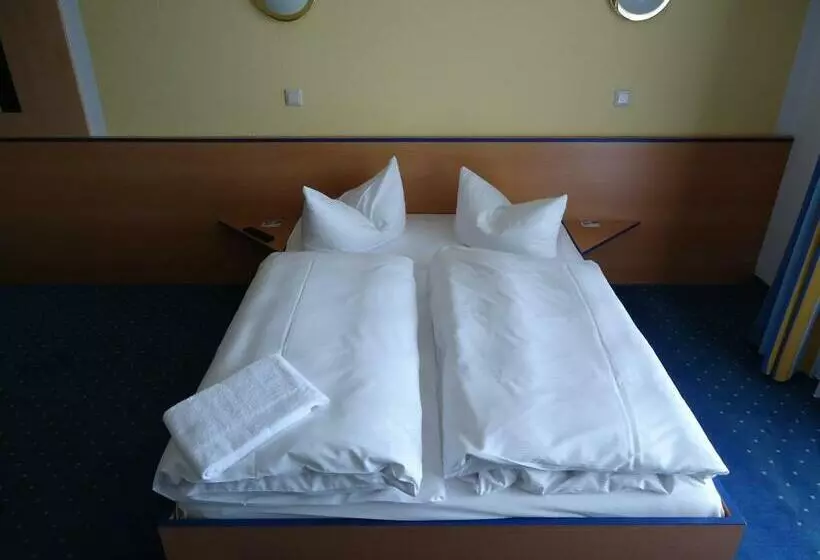 Standard Yhden Hengen Huone, Sleep & Go Hotel Magdeburg