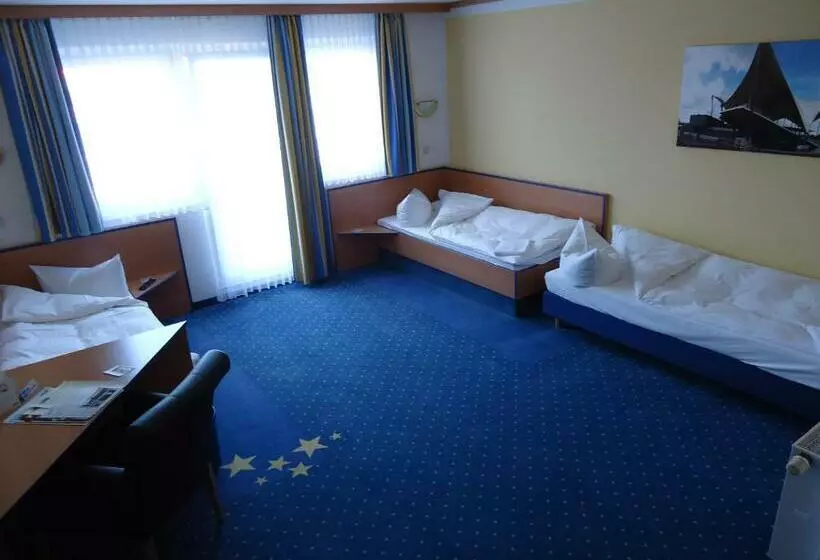 Standard Kolmen Hengen Huone, Sleep & Go Hotel Magdeburg