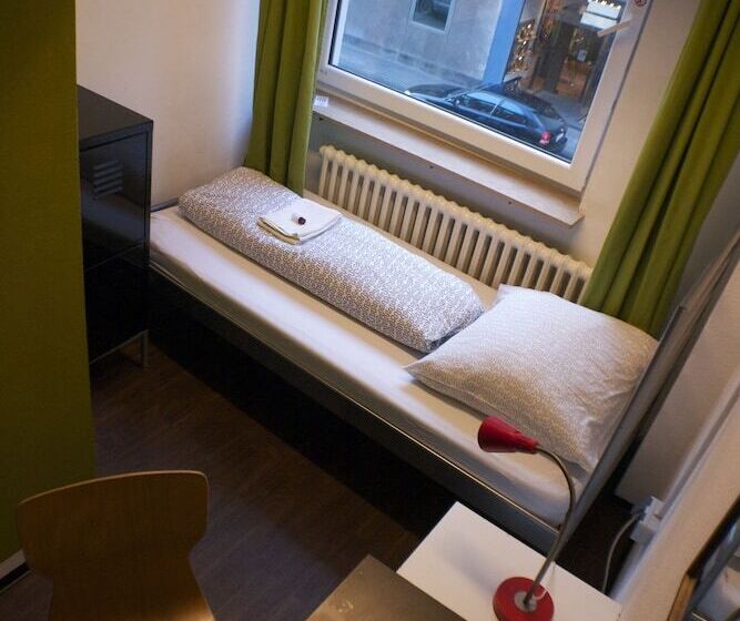 חדר סטנדרד יחיד חדר אמבטיה משותף, Station Hostel For Backpackers