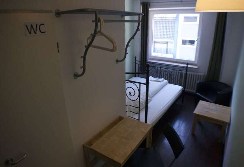 חדר סטנדרט יחיד, Station Hostel For Backpackers