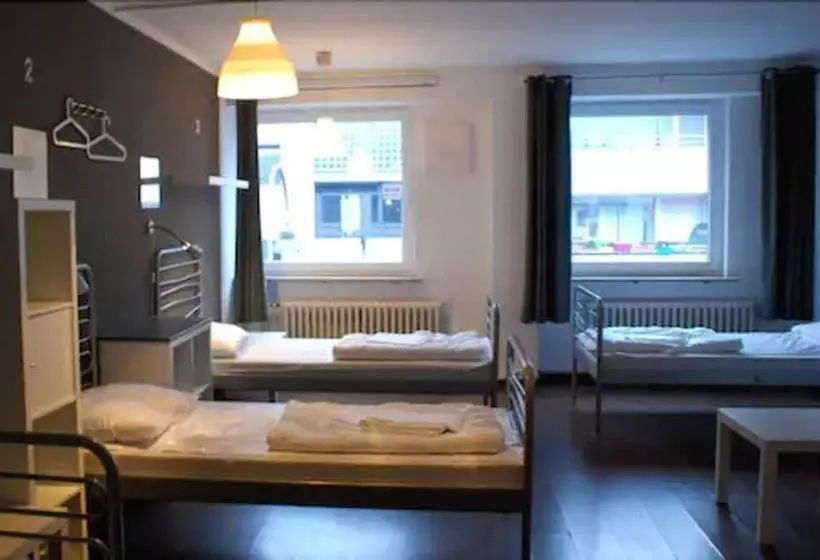 Standard Neljän Hengen Huone, Station Hostel For Backpackers