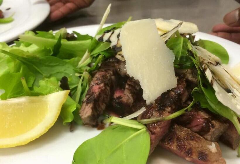 اتاق استاندارد با سرویس بهداشتی مشترک, Student's Hostel Della Ghiara