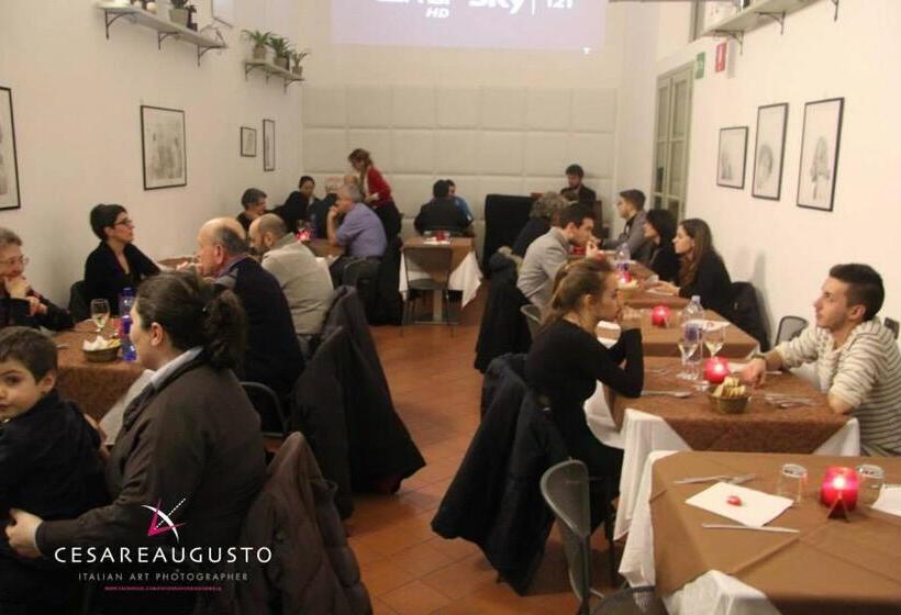 اتاق استاندارد چهار تخته, Student's Hostel Della Ghiara