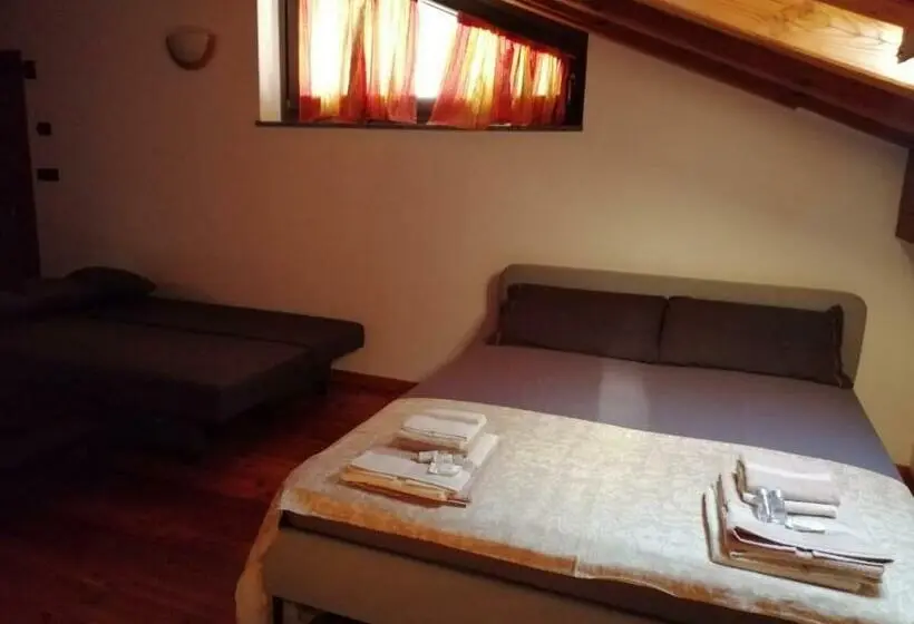 Perhestudio, Mansarda Chanoux Cir N 0027