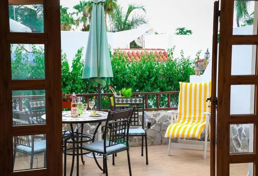 スタンダードスタジオ, Los Geranios, Close To Beach, Puerto Colon, Yellowcat 2