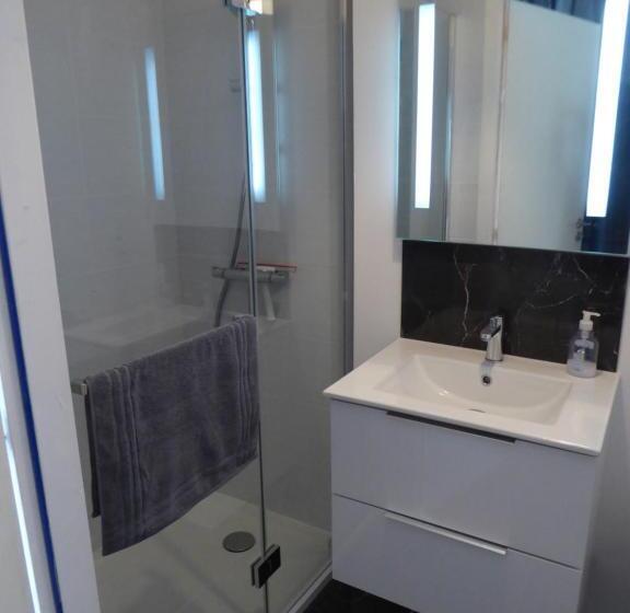 Стандартный Номер Кровать Кинг, Studiocaroline44, 2 Studios Entre La Ville Et La Mer, Parking, Cuisine, Moins De 15min De L Aéroport