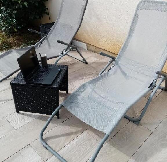 스탠다드 룸 킹사이즈 침대, Studiocaroline44, 2 Studios Entre La Ville Et La Mer, Parking, Cuisine, Moins De 15min De L Aéroport