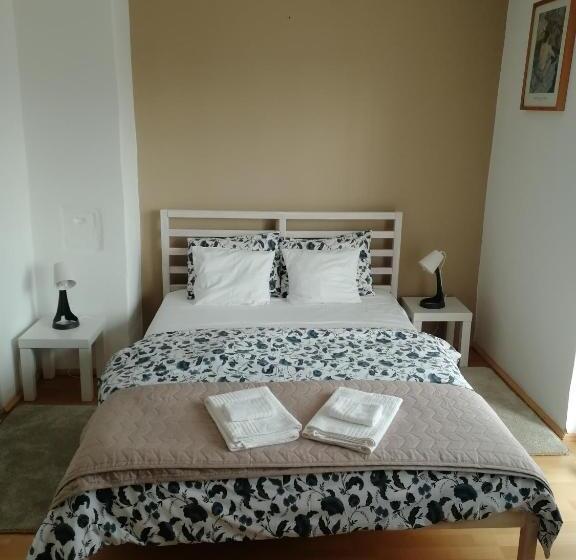 غرفة قياسية مزوَّدة بشُرفة, Zsuzsanna Vendégház