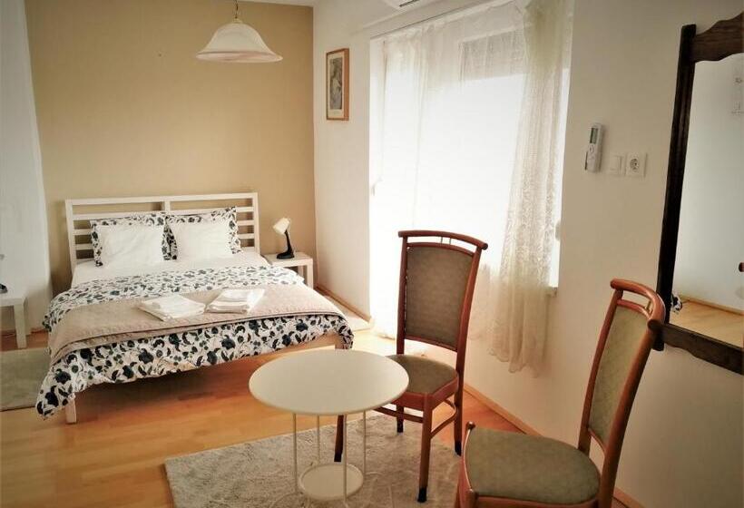 חדר סטנדרט עם מרפסת, Zsuzsanna Vendégház