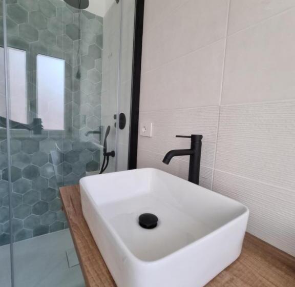 Номер Стандарт, 1531 Jackson B&b