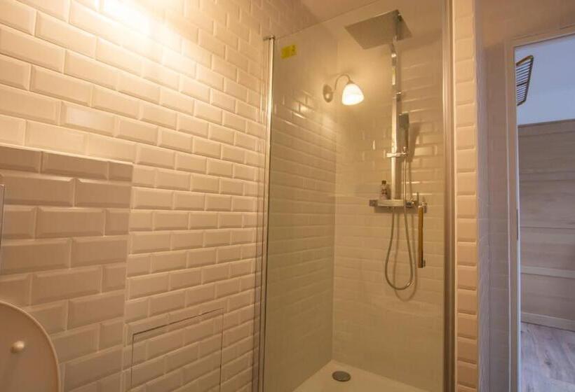 غرفة قياسية, Emilie Une Nuit   3 Chambres Au 2e étage   Maison Avec Chats