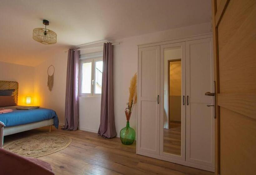 غرفة قياسية, Emilie Une Nuit   3 Chambres Au 2e étage   Maison Avec Chats