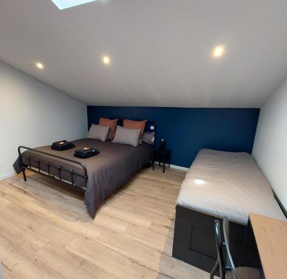 غرفة عائلية, Emilie Une Nuit   3 Chambres Au 2e étage   Maison Avec Chats