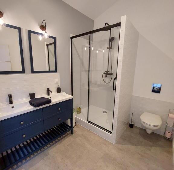 غرفة عائلية, Emilie Une Nuit   3 Chambres Au 2e étage   Maison Avec Chats