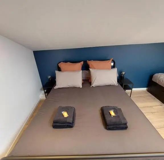 ファミリールーム, Emilie Une Nuit   3 Chambres Au 2e étage   Maison Avec Chats