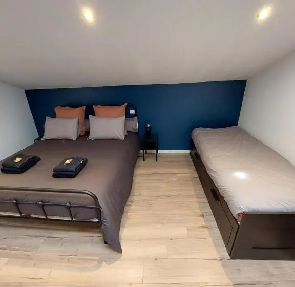 ファミリールーム, Emilie Une Nuit   3 Chambres Au 2e étage   Maison Avec Chats