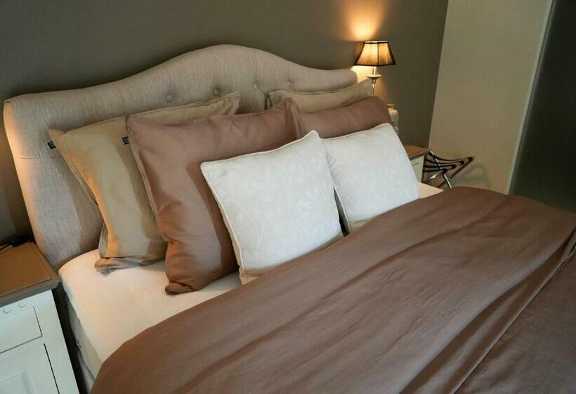 غرفة قياسية مطلّة علي الحديقة, La Maison Des Papillons