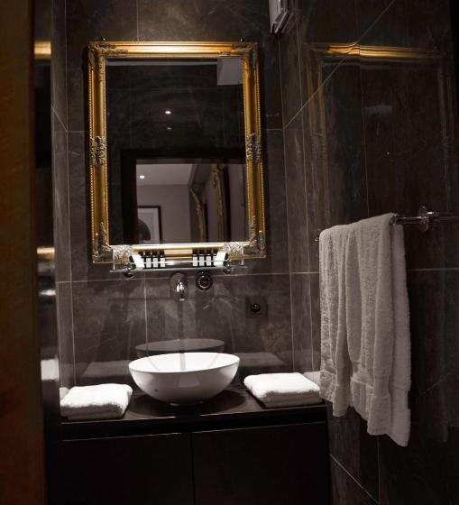 غرفة قياسية مطلّة علي حمام السباحة, La Maison Des Papillons